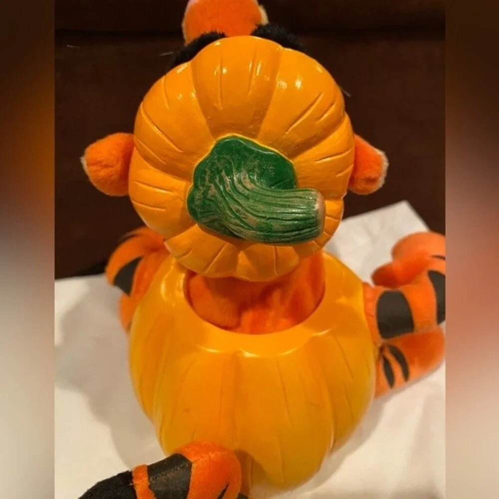 Disney vintage tigger
